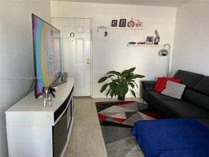 Building Photo - 420 NW 12th Ave