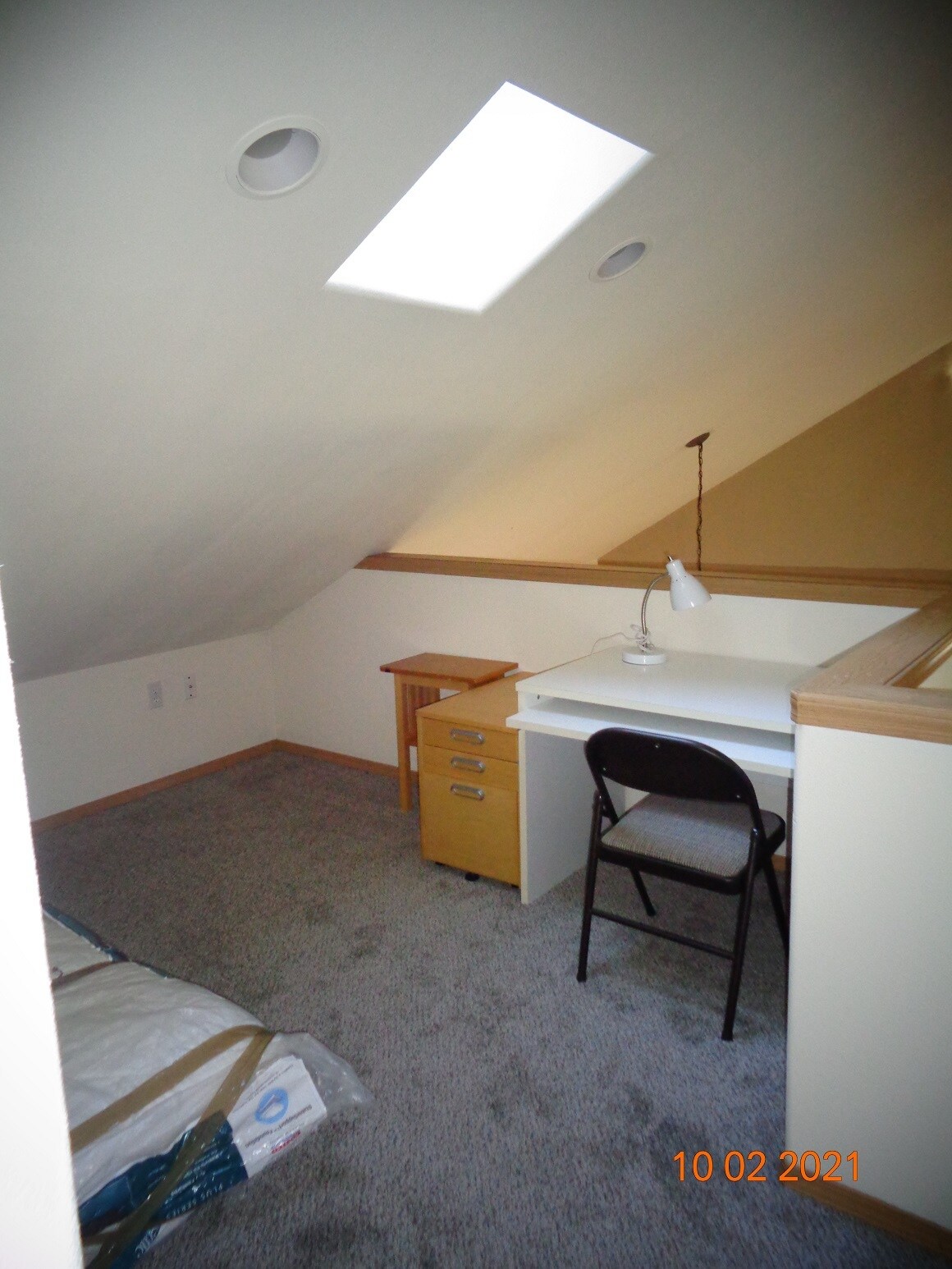 Big Loft with Skylight - 17612 SW Bany Rd