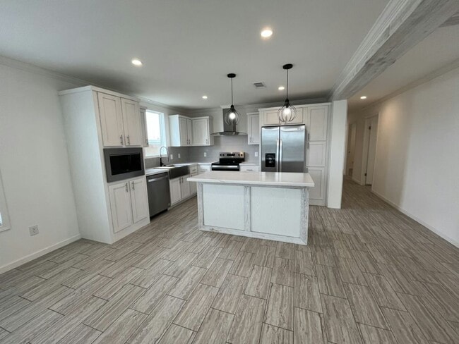 Building Photo - 385 Jose Gaspar Dr