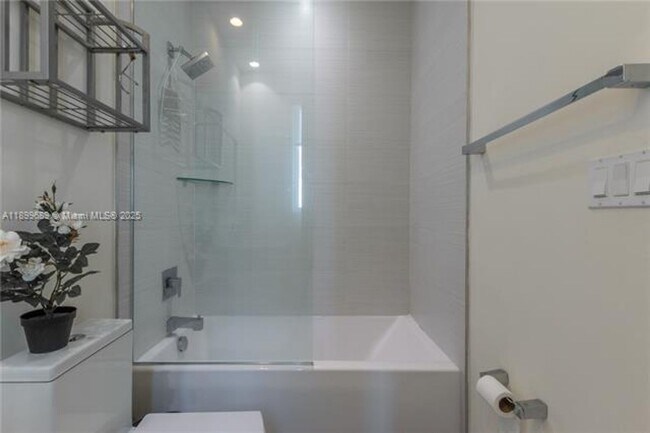 Building Photo - 10245 NW 63rd Terrace