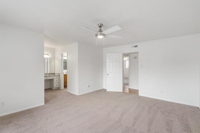 Building Photo - 14333 Memorial Dr
