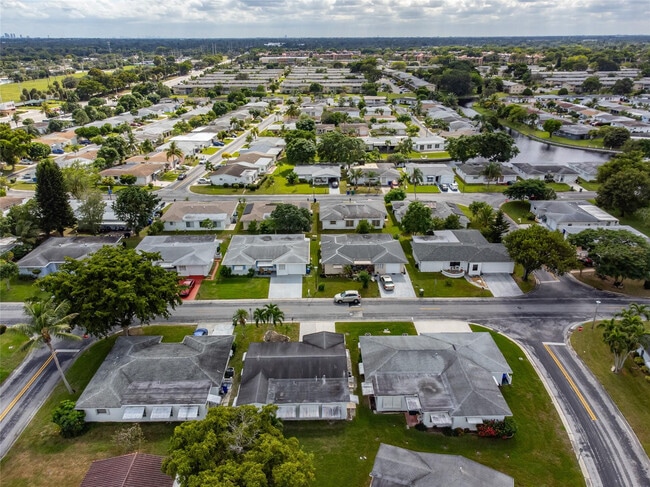 Building Photo - 7255 NW 8th Ct