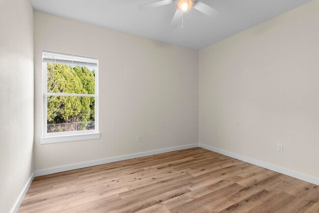 Building Photo - New 3 bedroom 2 bathroom