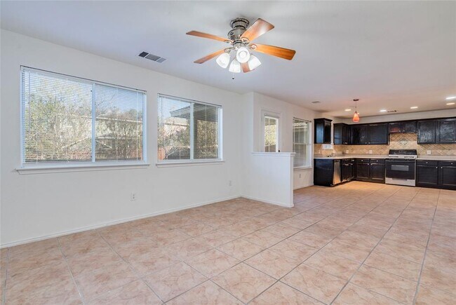 Building Photo - 1032 Doras Dr