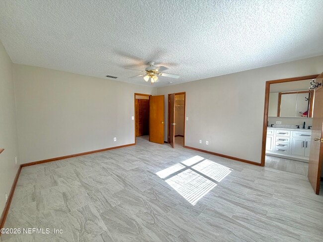 Building Photo - 3990 Clearwater Ln
