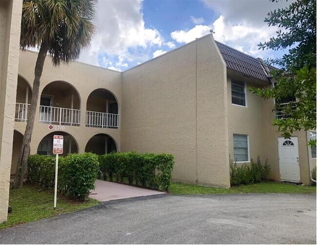Primary Photo - 2710 Riverside Dr