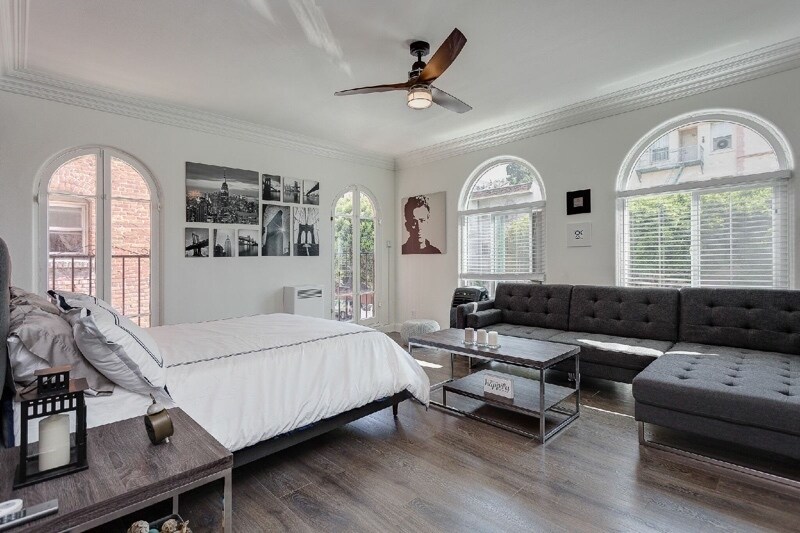 Building Photo - 681 Shatto Pl