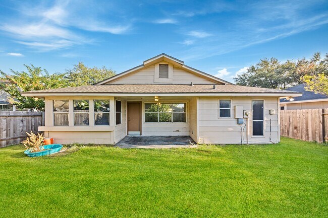 Building Photo - 11059 Landsbury Cir