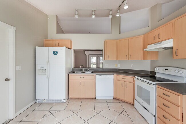 Building Photo - 2738 Hickory Ridge Dr