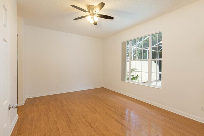 Building Photo - 179 E Tall Oaks Cir