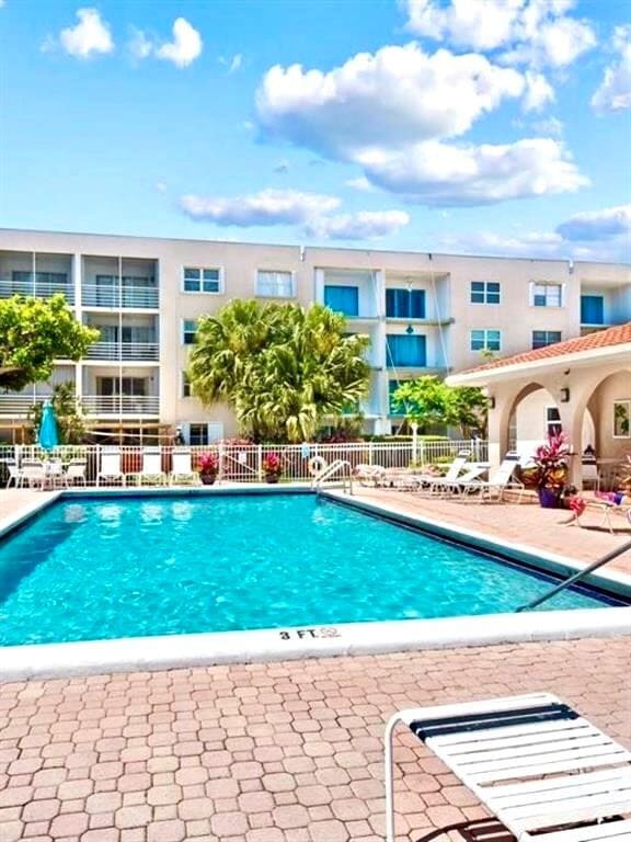 Building Photo - 1541 S Ocean Blvd