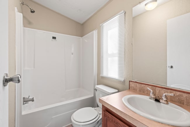Building Photo - 15747 Country Way