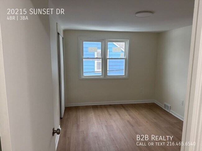 Building Photo - 20215 Sunset Dr