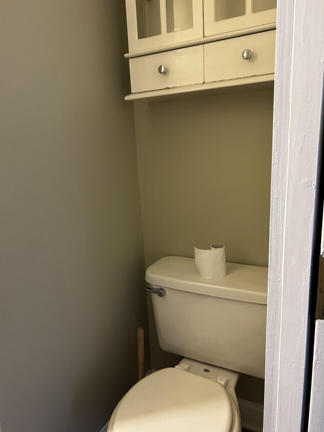 Building Photo - 318 Wyandotte Ave