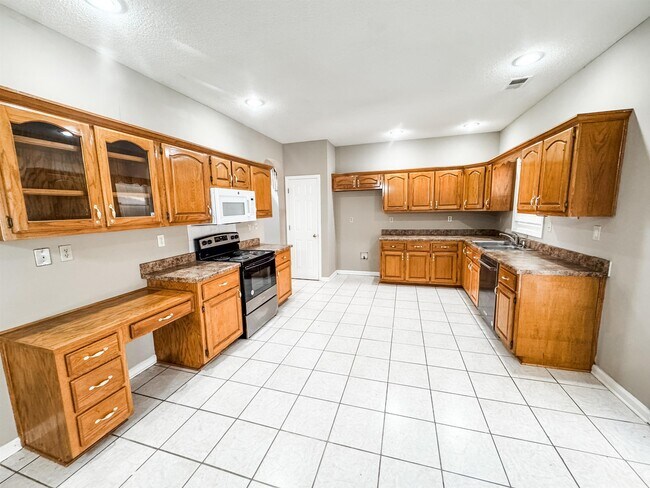Building Photo - 624 Landing Party Ln