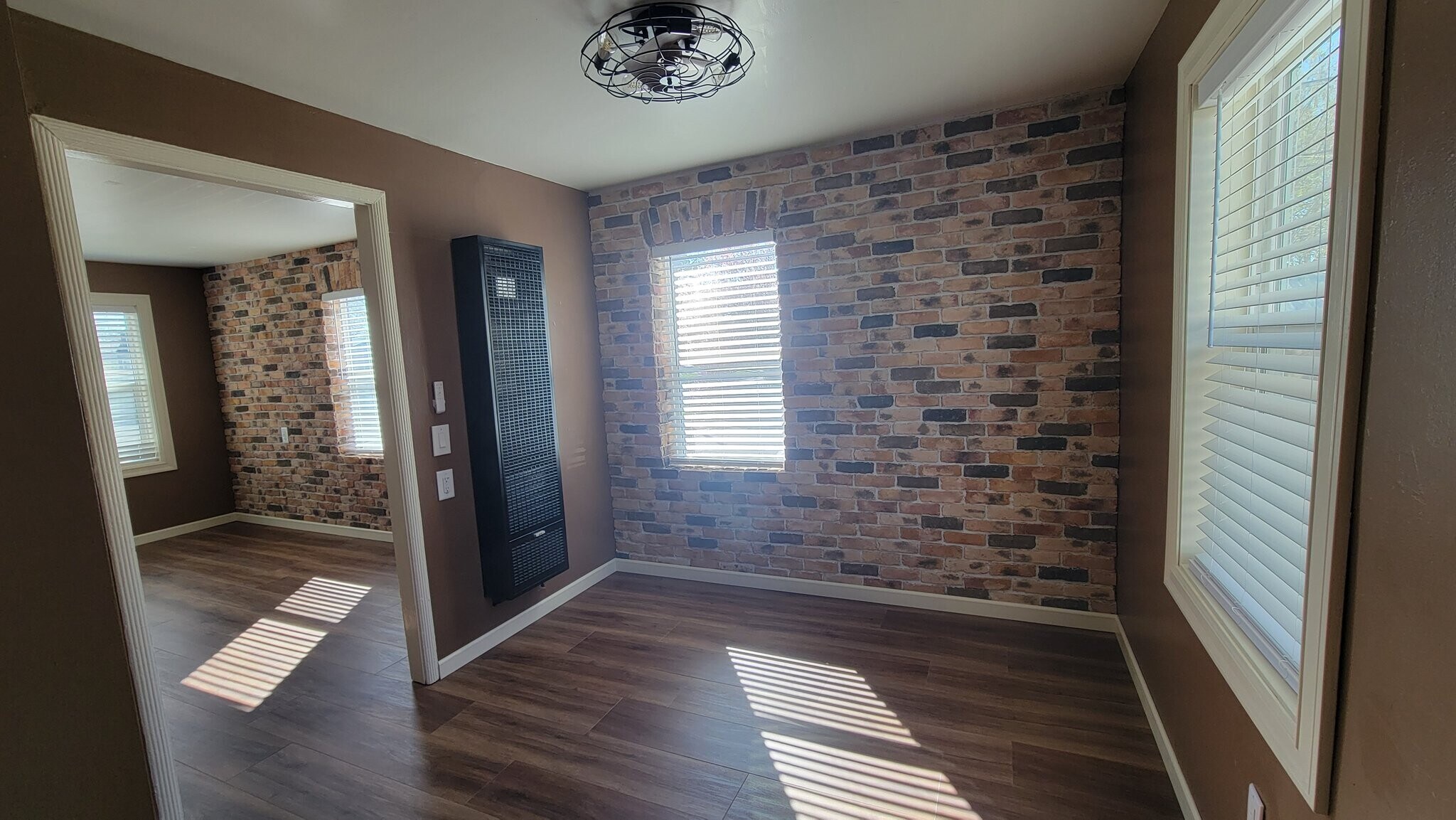 Building Photo - 220 E D St