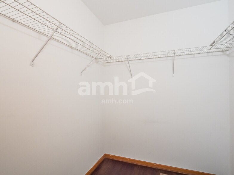 Building Photo - 1031 Misty Landing Ct