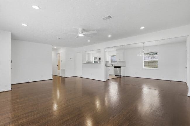 Building Photo - 10033 Whiteside Ln