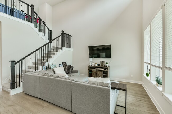 Building Photo - 9243 Trimble Lndg Dr