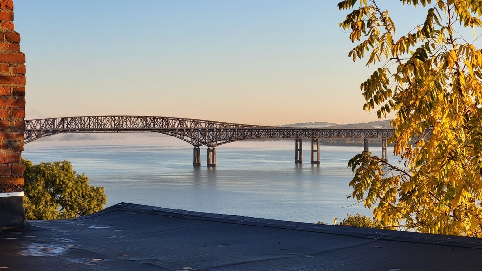 Building Photo - 176 Montgomery St