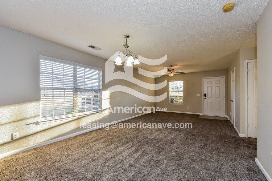 Building Photo - 426 Wincrest Ln