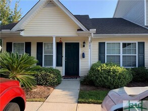 Building Photo - Cute, Convenient Townhome!