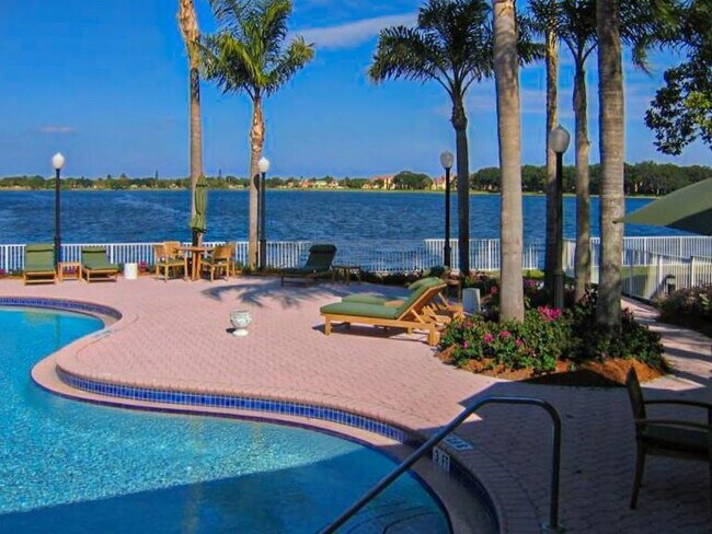 Building Photo - 2861 N Oakland Forest Dr