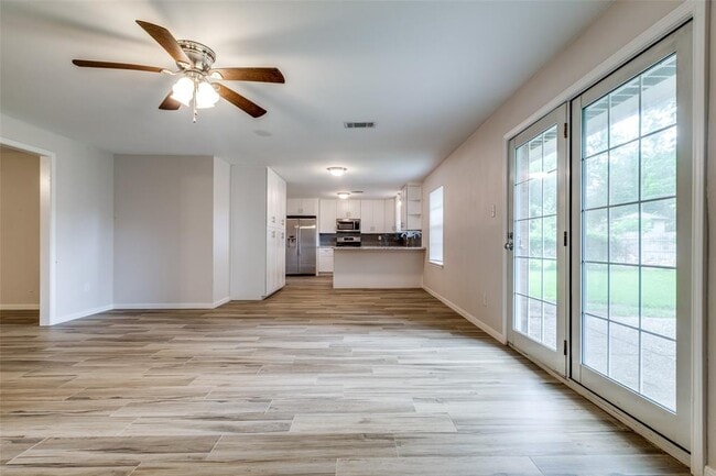 Building Photo - 8915 Bintliff Dr