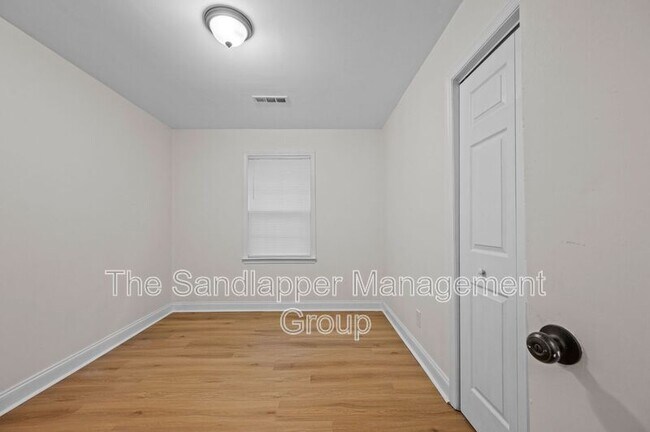 Building Photo - 827 O'Sullivan Dr