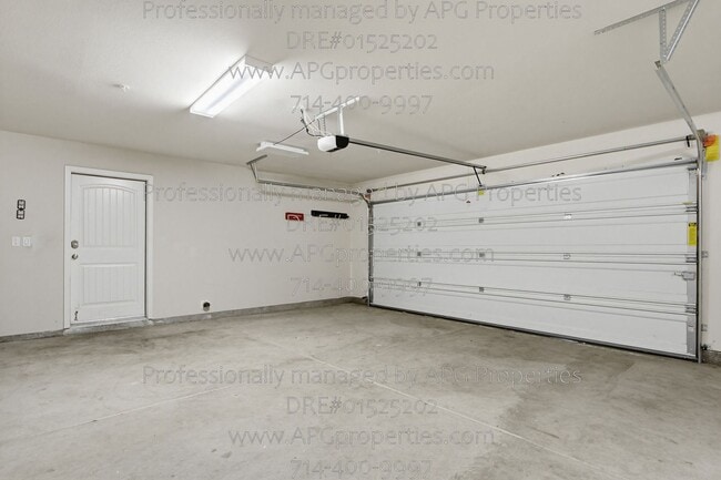 Building Photo - 139 Thompson Ave