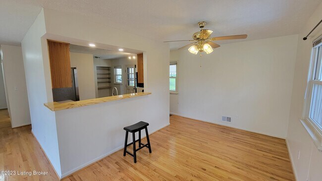 Building Photo - 11616 Maple Way