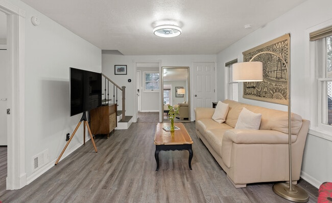 Building Photo - 15802 Beach Dr