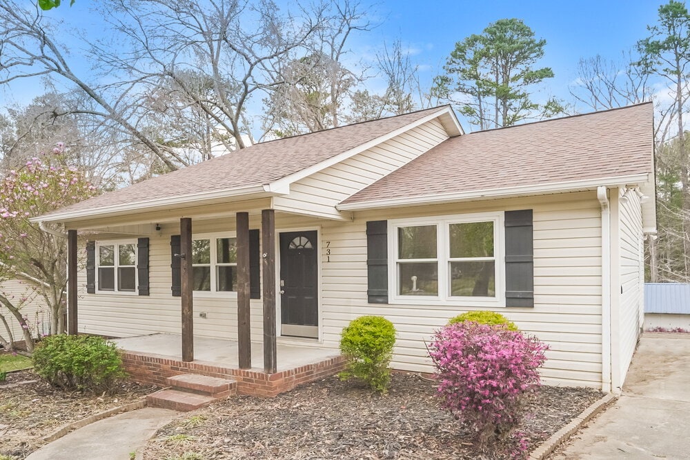 Building Photo - 731 Firecrest St SE