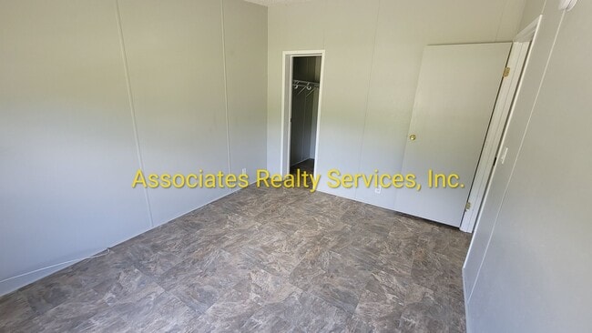 Building Photo - Secluded Home in the Country!!!-