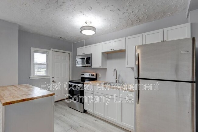 Building Photo - 4909 Edgemere Ave