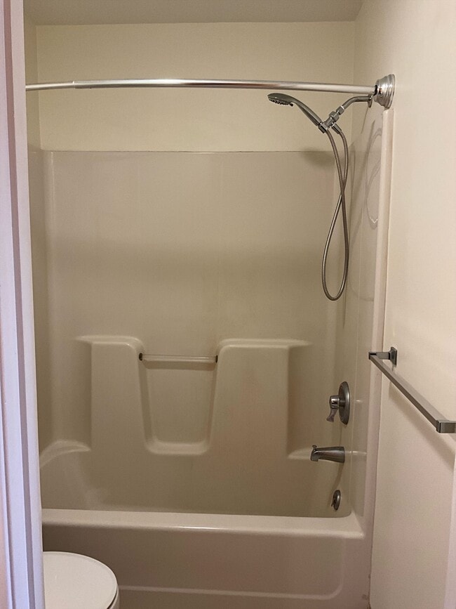 Building Photo - 15 Windsor Ct