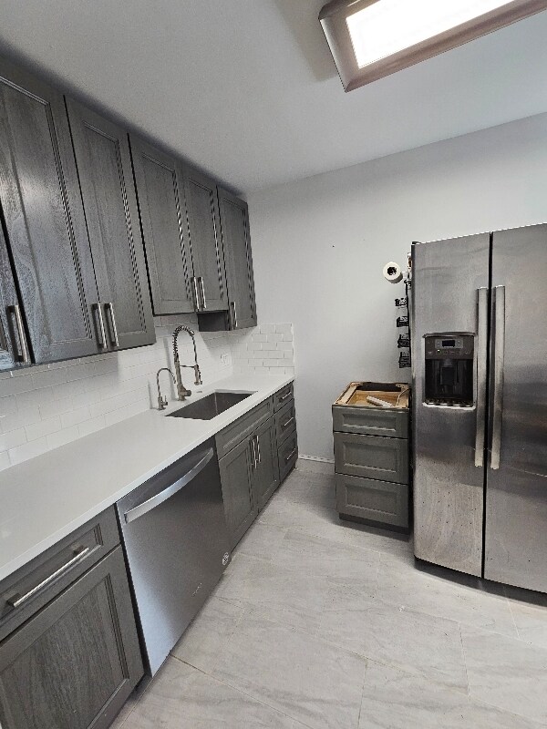 Building Photo - 142 Sumac St
