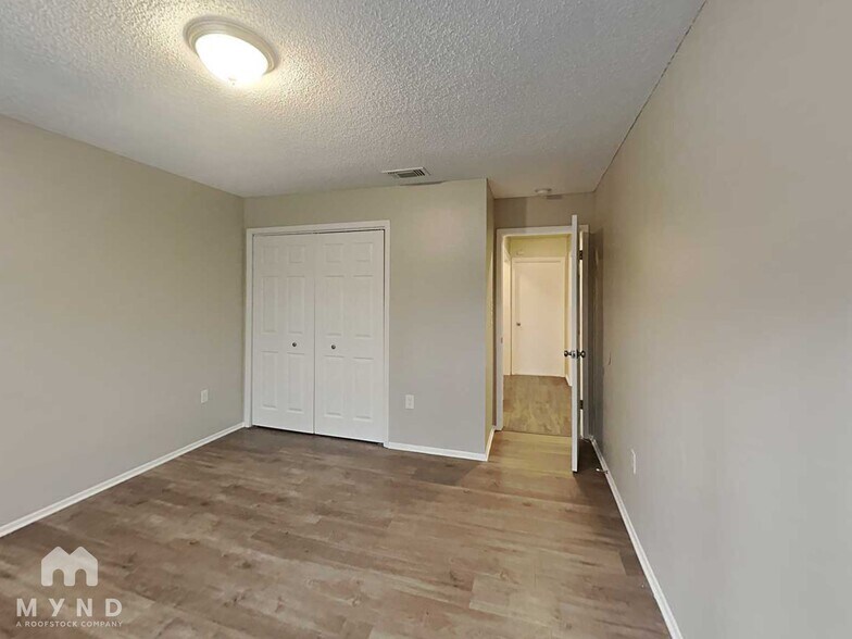 Building Photo - 8610 Sagewood Dr