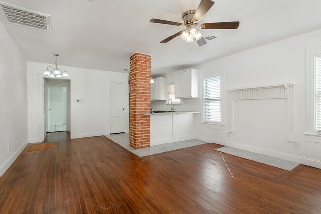 Building Photo - 6112 Llano Ave