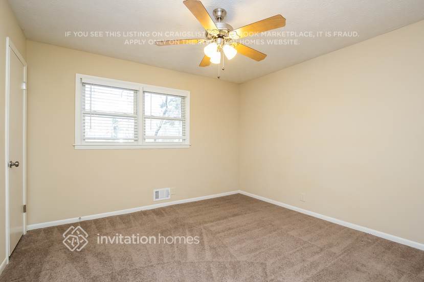 Building Photo - 1908 Englewood Way SW