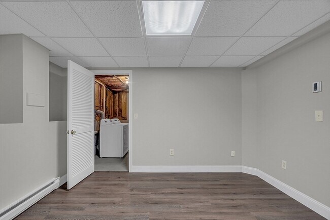 Building Photo - 67 Plantation Rd