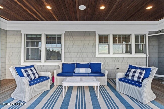 Building Photo - 1200 Bay Ave