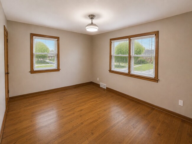Building Photo - 3818 Towle Ave
