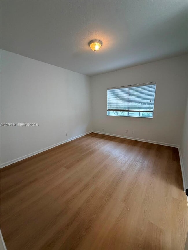 Building Photo - 102 S Santa Catalina Cir