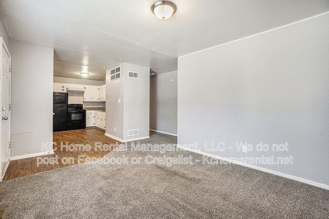 Building Photo - 620 N 13th Terrace