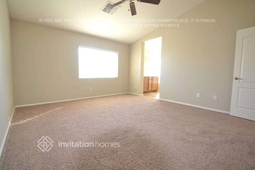 Building Photo - 10527 Laurelwood Lake Ave