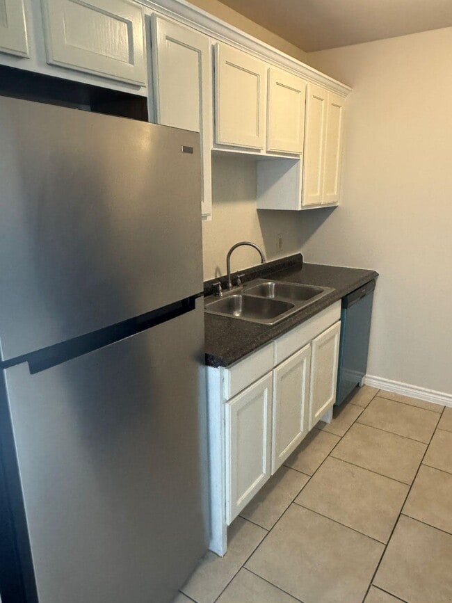 Building Photo - 9805 Sterling Loop