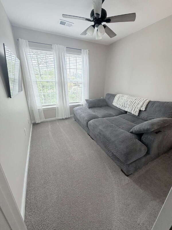 Building Photo - 978 Harrison Cir