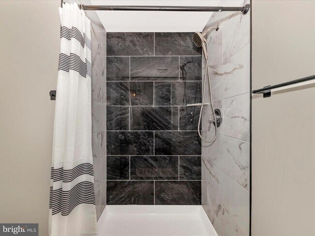 Building Photo - 14004 Daleshire Way