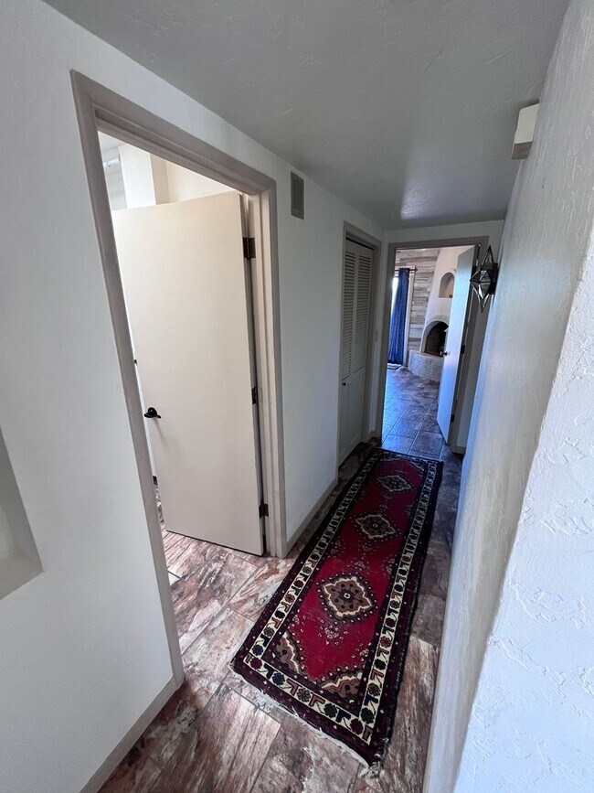 Building Photo - Catalina Foothills- 3 bedroom/ 3 bathroom ...